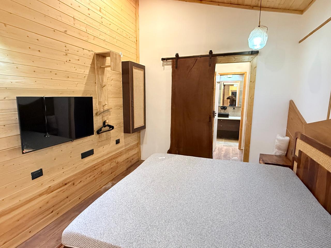 3 Bedrooms, 1 Elegant Living Room